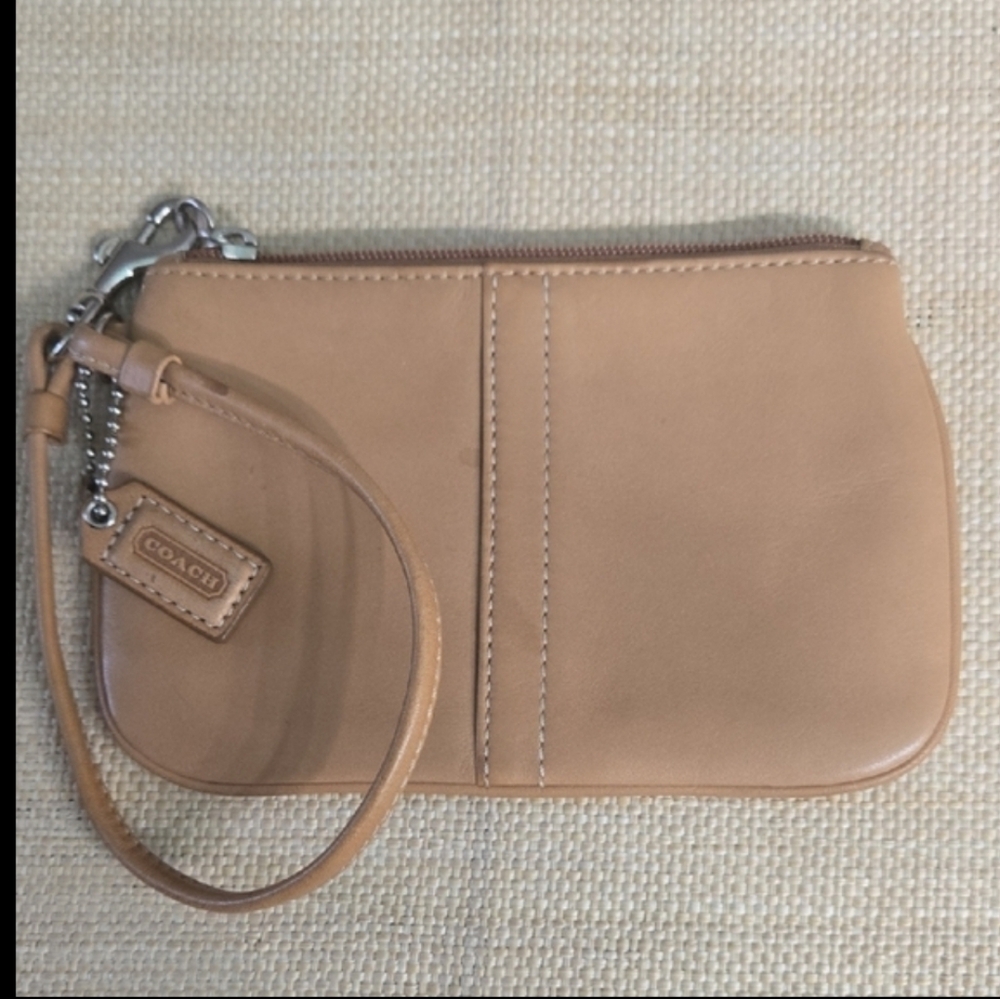 Coach Vintage Tan Leather Wristlet Clutch